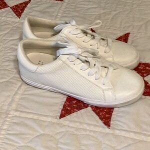 White Women's Casual Lace-Up Sneakers